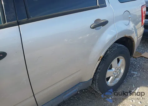 2010 Ford Escape Xlt из США, поврежденный, VIN 1FMCU9D76AKC22640